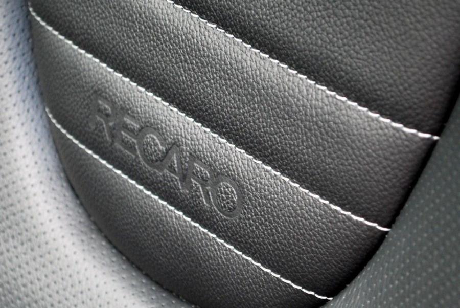  Ford Focus ST 2008 года  (фото 25 из 48)